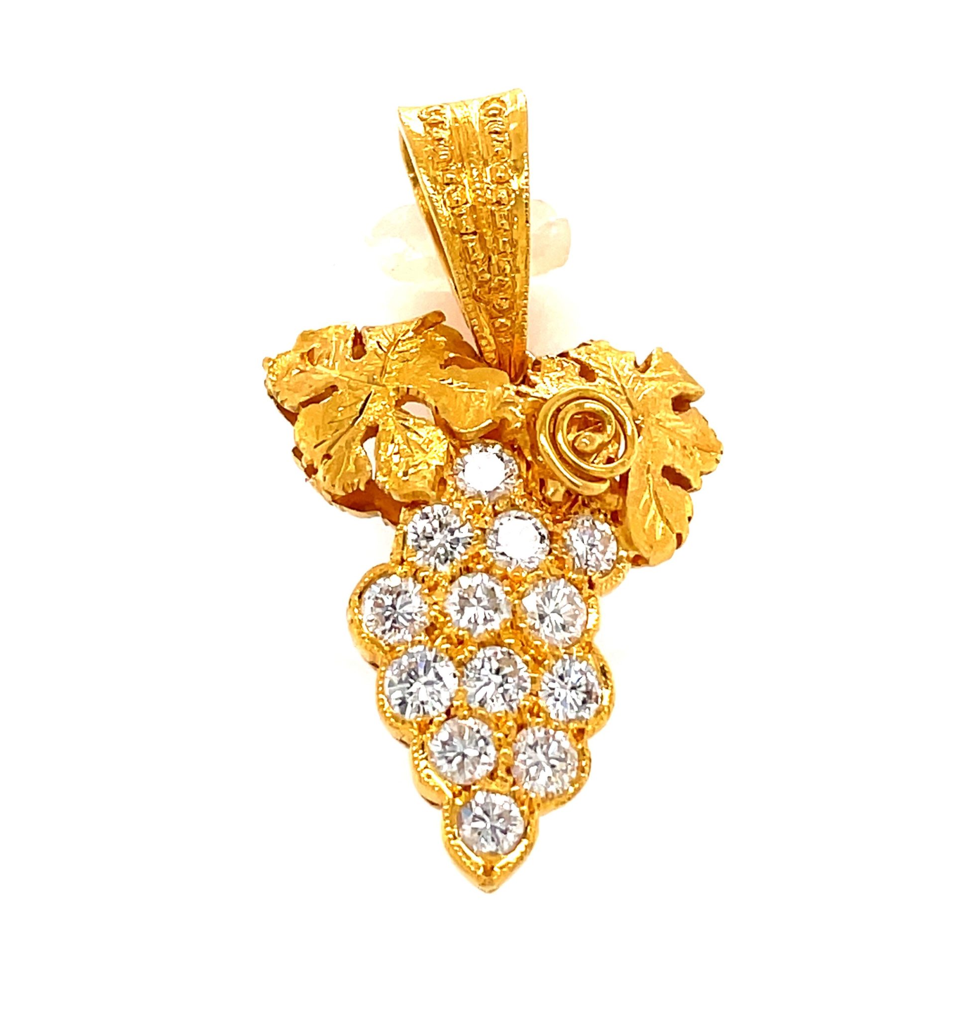 Anhänger „Weintrauben“ ca. 1,04 ct Brillanten Gelbgold 916/ 22K