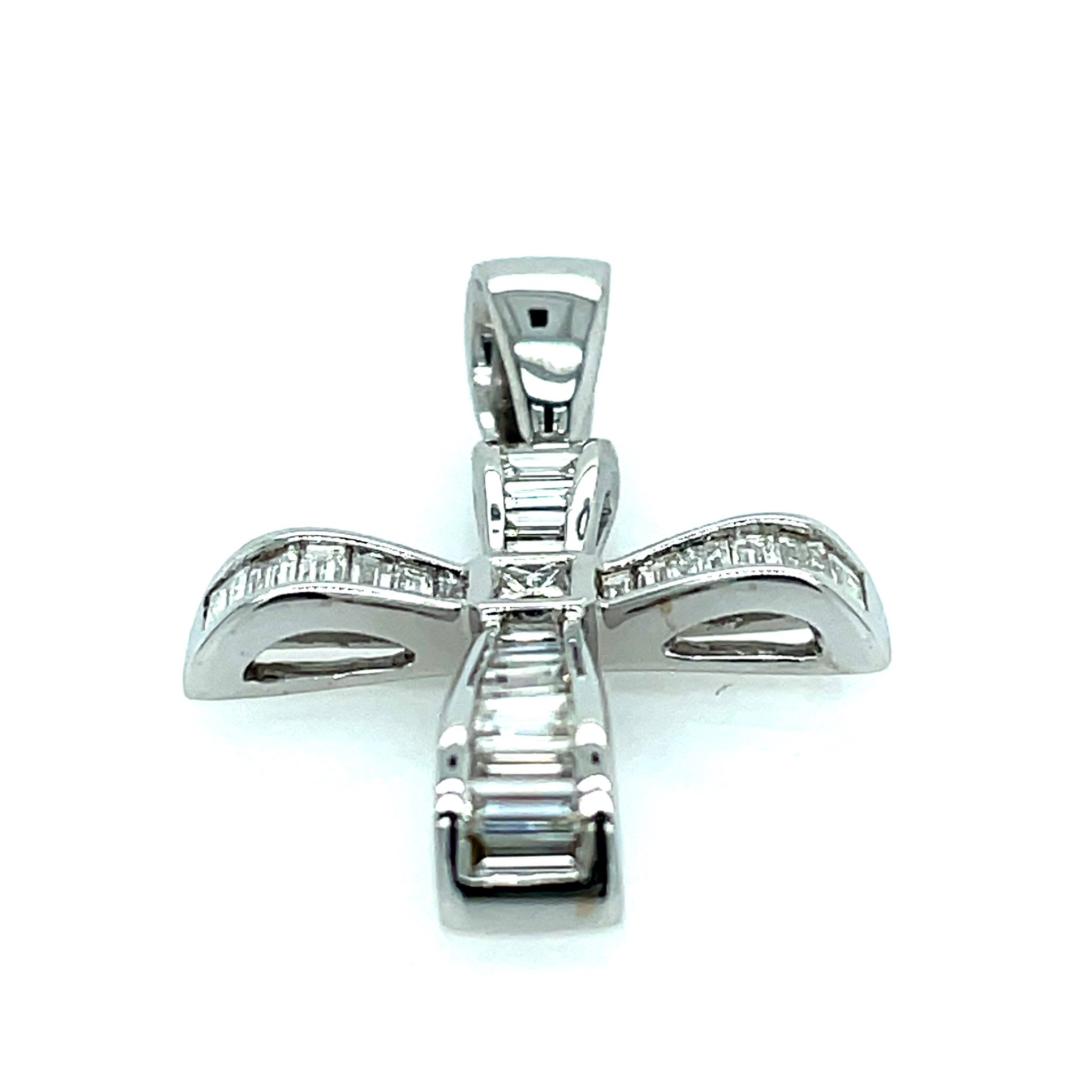 Anhänger „Kreuz“ ca. 1,65 ct Diamanten Weißgold 750/ 18K - Bild 3