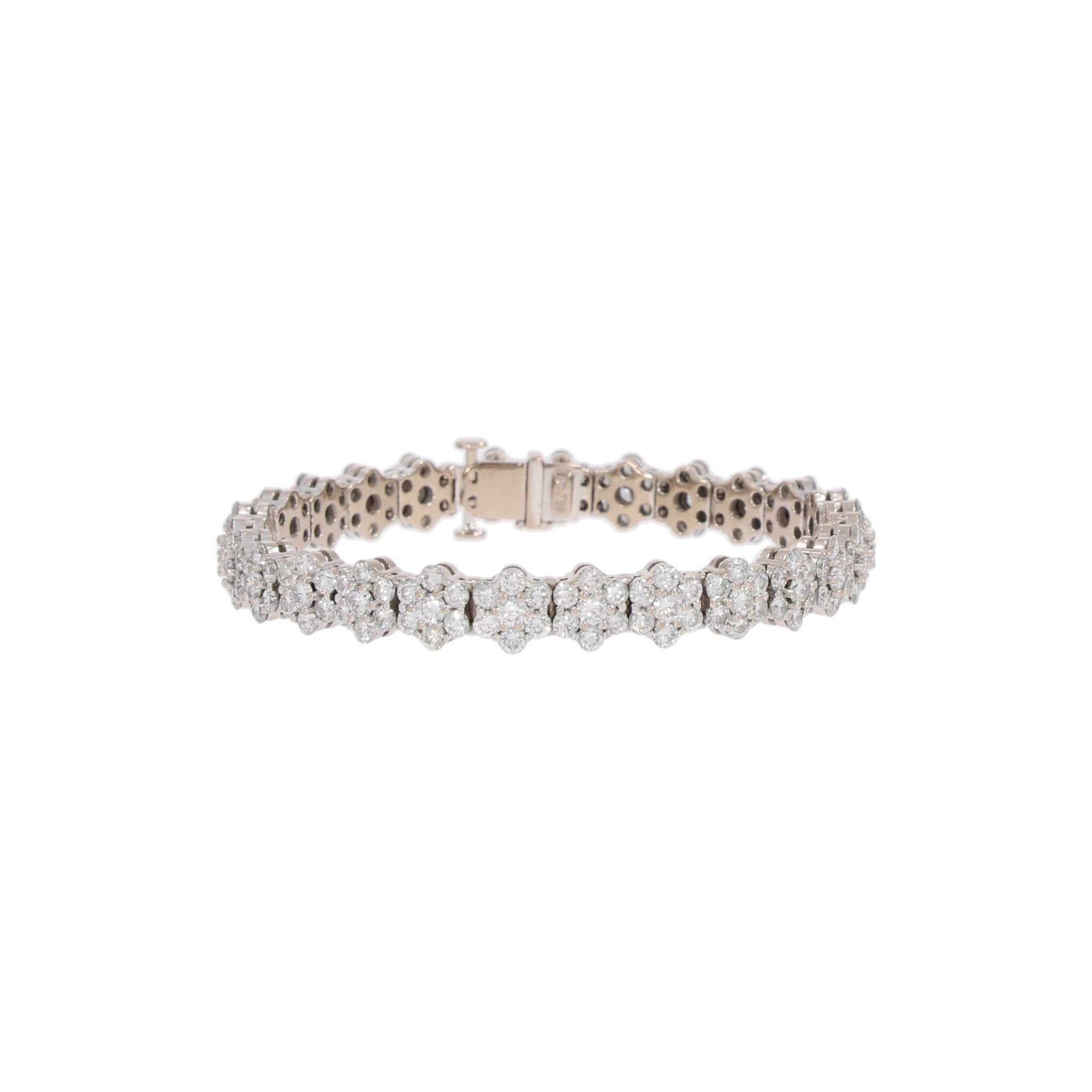 Armband in Blütenoptik mit ca. 6ct Diamanten Weißgold 750 / 18K