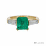 Diamantring in Gelbgold mit kolumbianischem Smaragd Vorschau