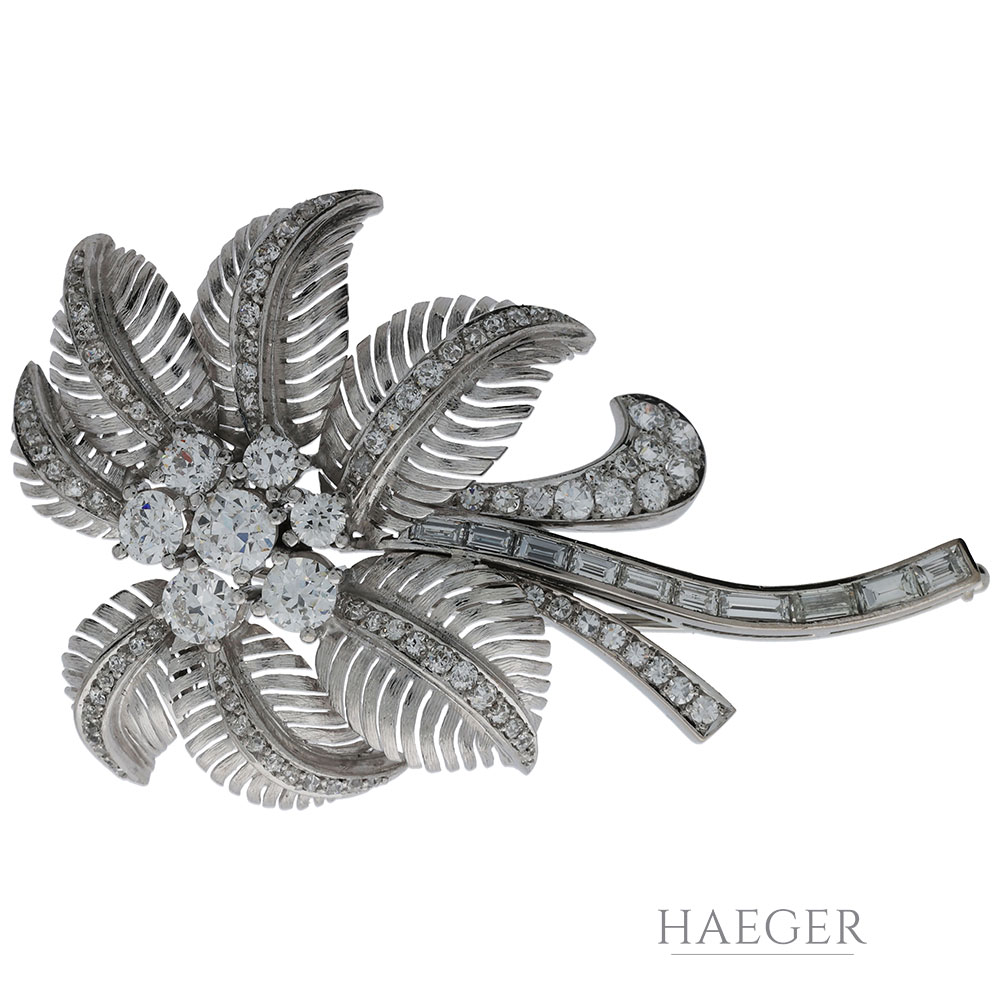 Florale Brosche von Schilling in 750er Weissgold mit 3,6 Carat Diamantbesatz