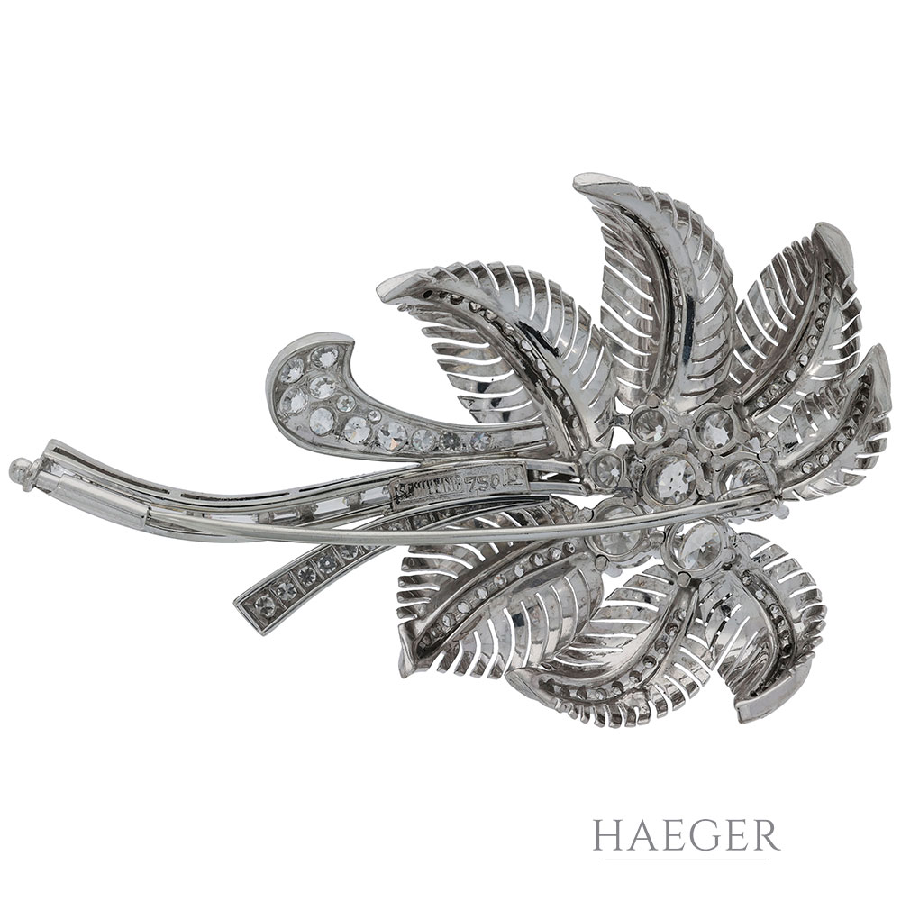 Florale Brosche von Schilling in 750er Weissgold mit 3,6 Carat Diamantbesatz