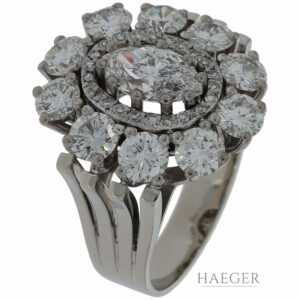 Floraler Diamantring in 585er Weissgold mit HRD Zertifikat