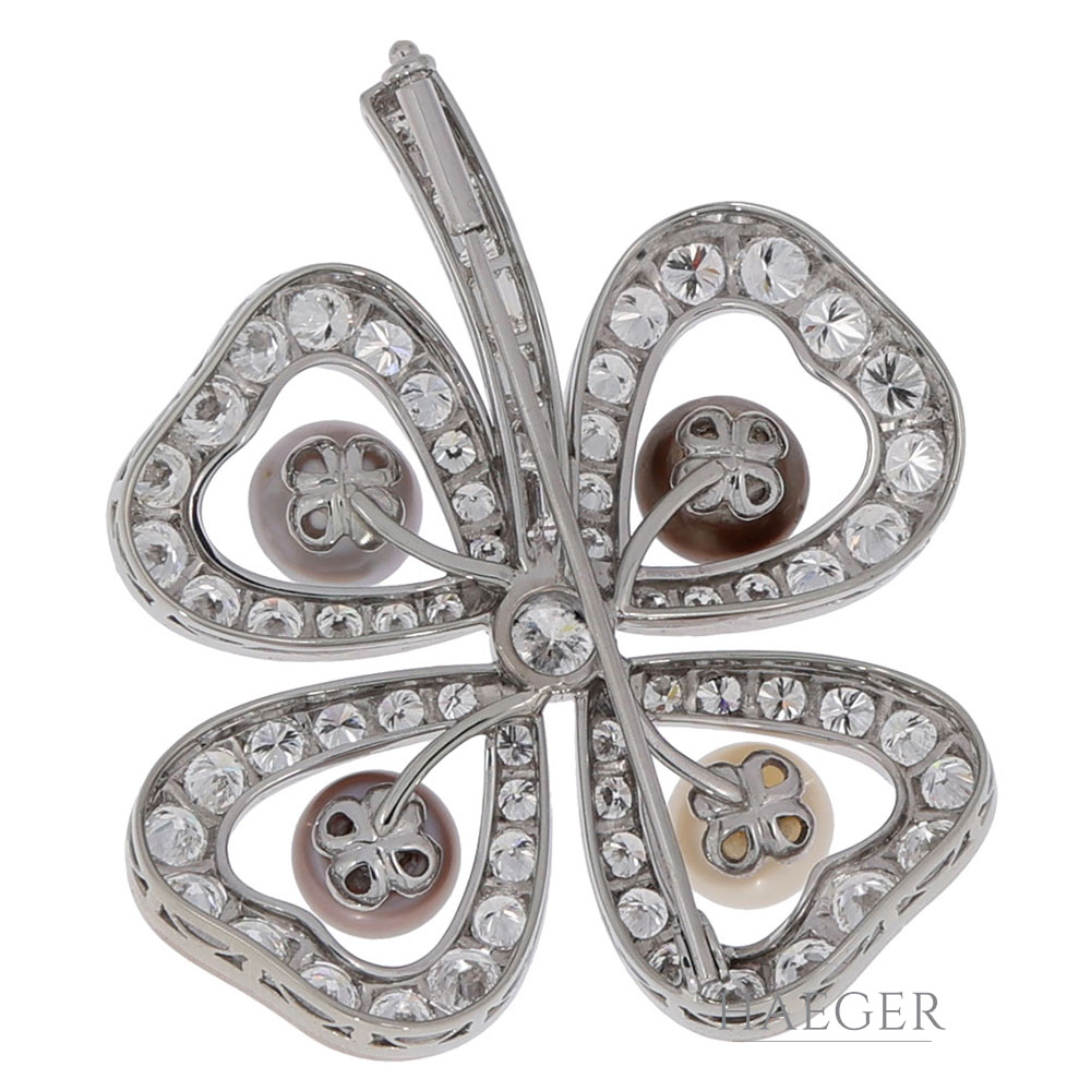 Schilling Brosche Weißgold 750/ 18 Karat mit Zuchtperlen und 6,00 ct Diamanten