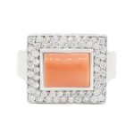 Weißgoldring mit Engelshautkoralle und Brillanten Vorschau