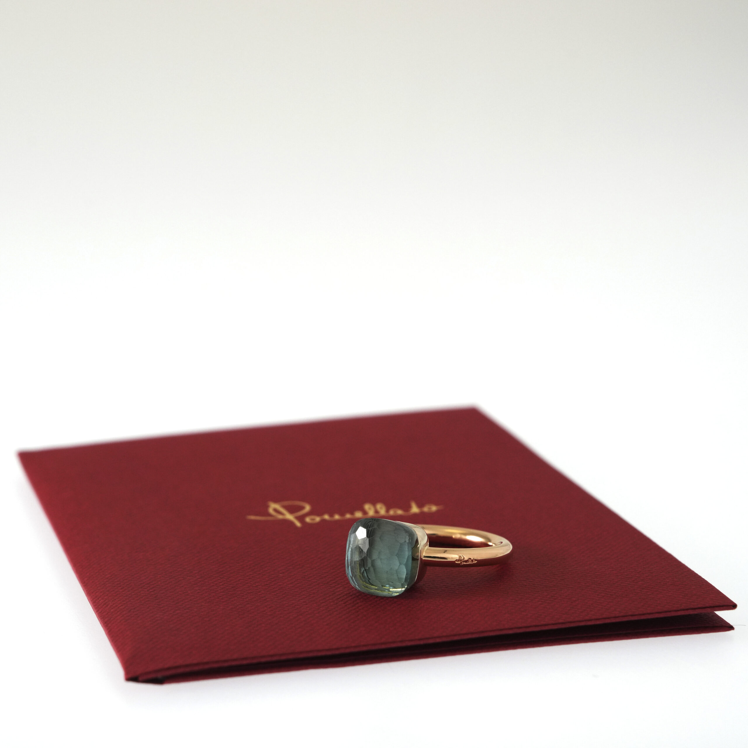 Pomellato Nudo Ring Gelbgold 18 Karat Blautopas