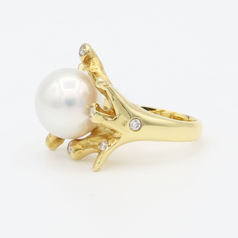 Ring 750 Gelbgold mit Südseezuchtperle und Brillanten