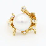 Ring 750 Gelbgold mit Südseezuchtperle und Brillanten Vorschau