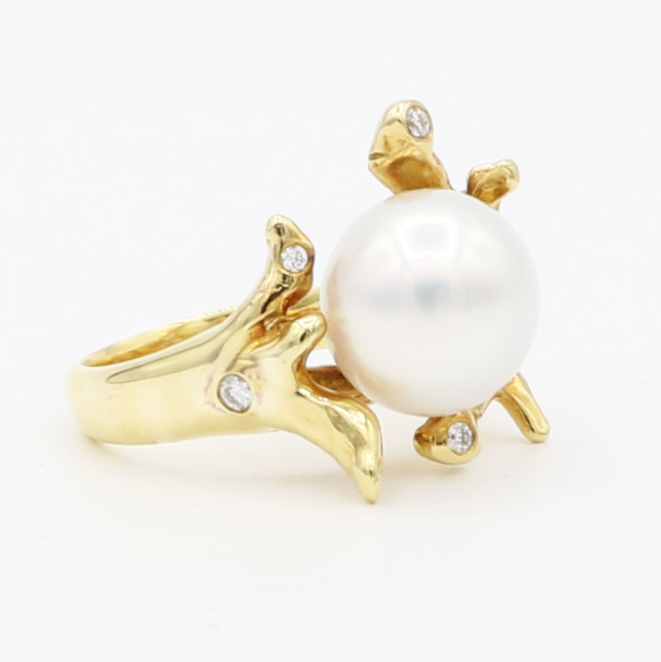 Ring 750 Gelbgold mit Südseezuchtperle und Brillanten