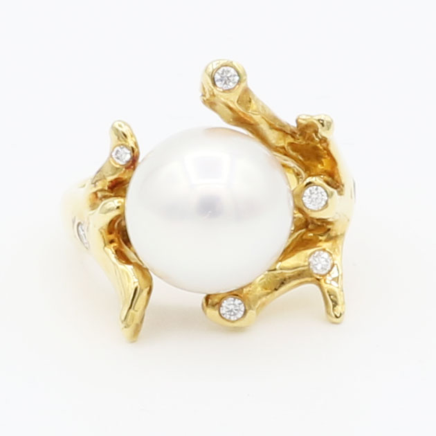 Ring 750 Gelbgold mit Südseezuchtperle und Brillanten