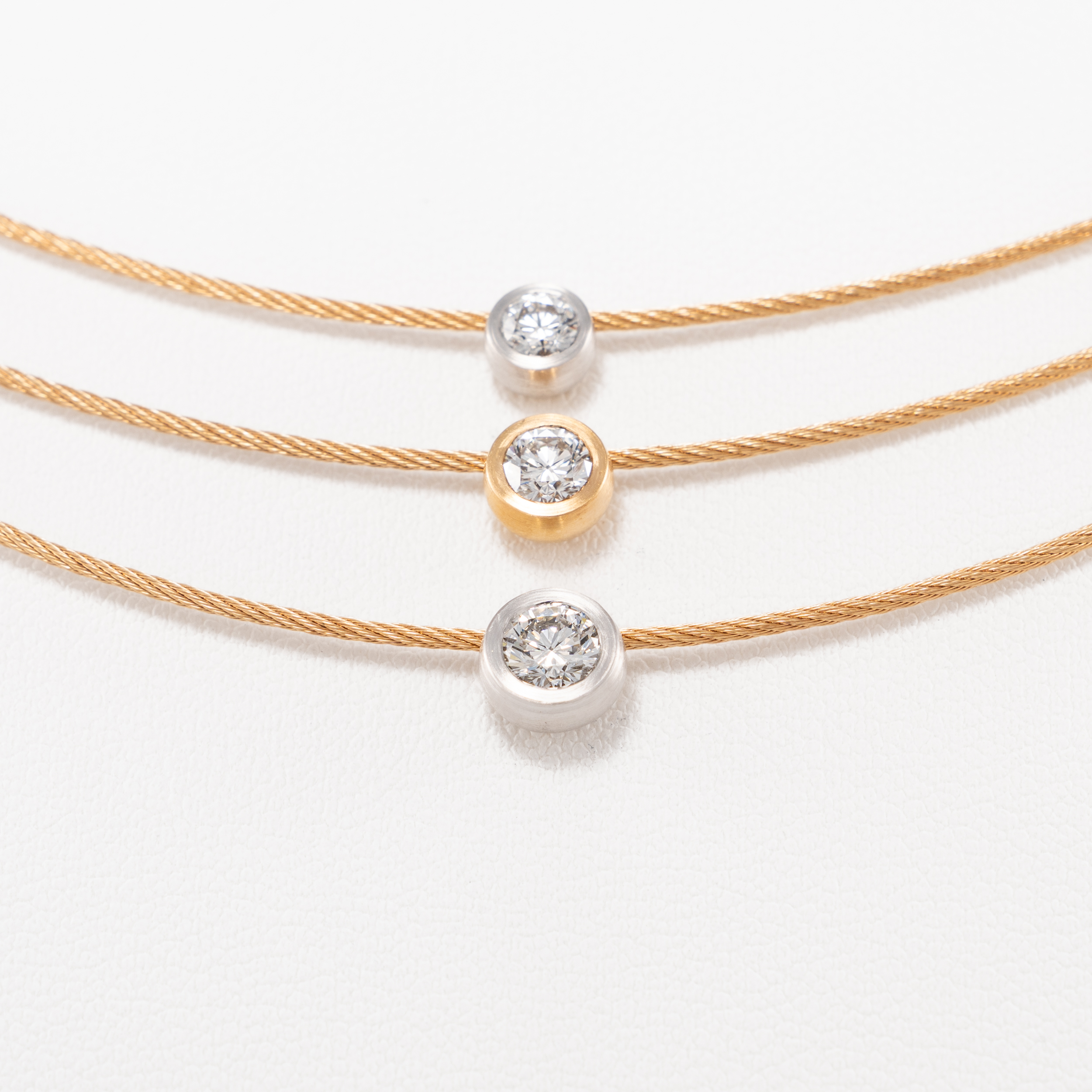Solitaire-Collier 3reihig 45 cm Gelbgold