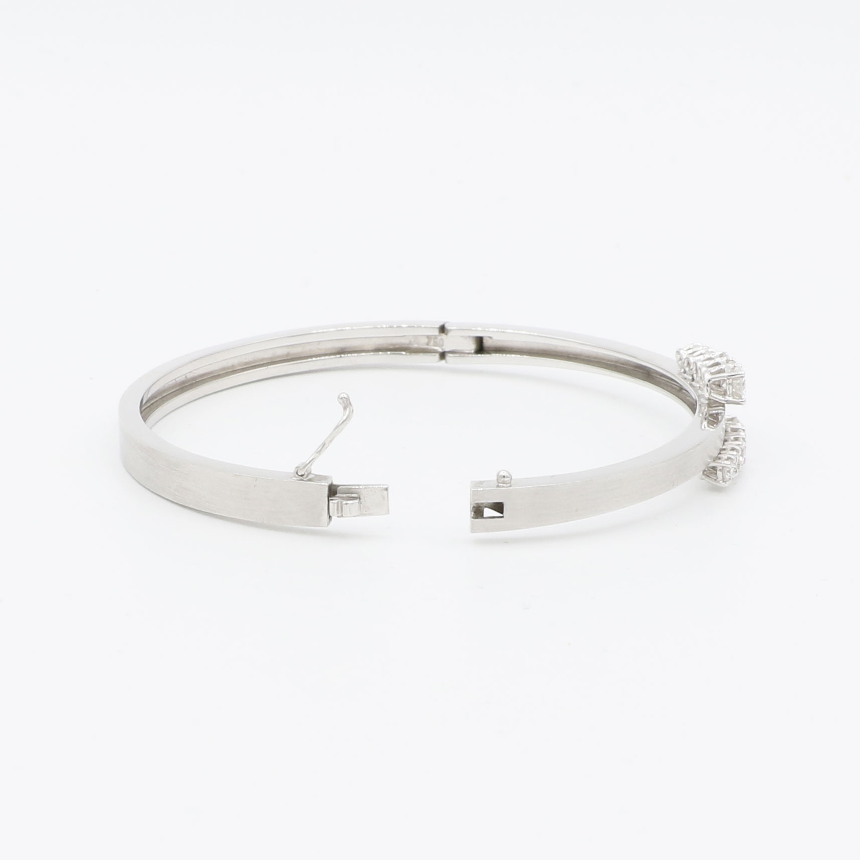 Armreif mit Diamanten Weißgold