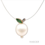 Perl-Anhänger mit Smaragd und Diamant Gelbgold Weißgold Vorschau
