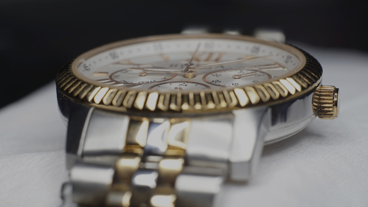 Markenarmbanduhr Gold Silber