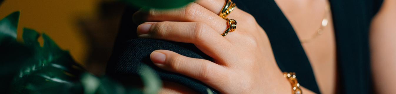 Pflanze und Pre-Owned Goldschmuck